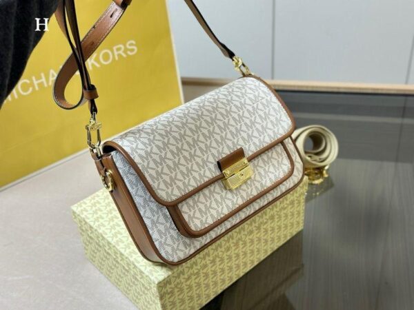 SLING BAG